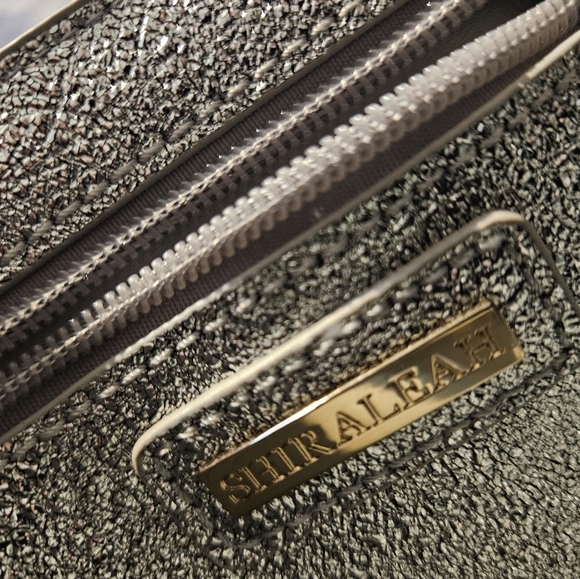 Shiraleah Clutch Shiny Vegan Leather - Picture 6 of 6